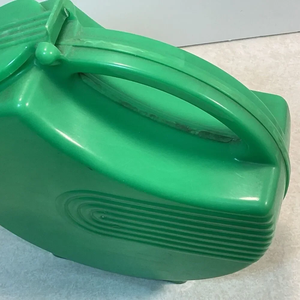 VTG Green Plastic Refrigerator Pitcher  Hinged Spout Handle 1940s Mid Century